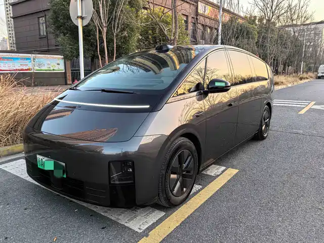 Li Auto IDEAL MEGA 2024