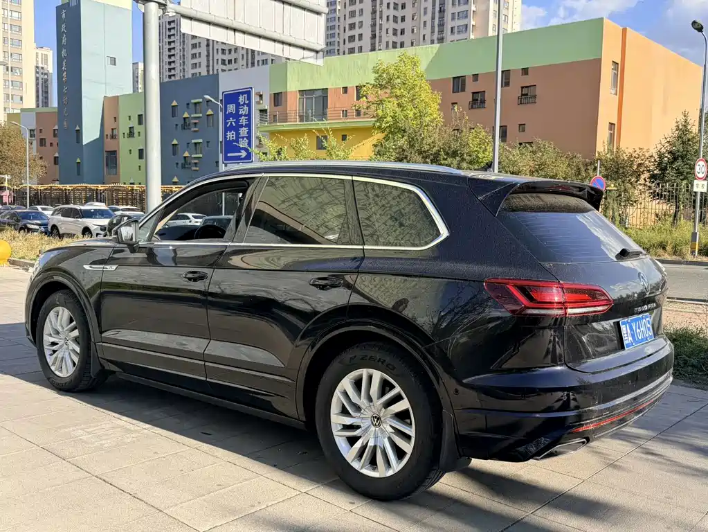 Volkswagen Touareg — миниатюра 4