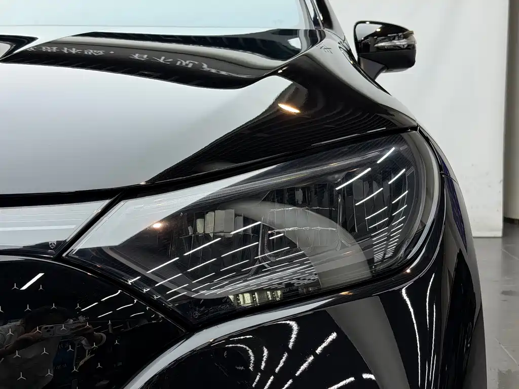 Mercedes-Benz EQE SUV — миниатюра 3
