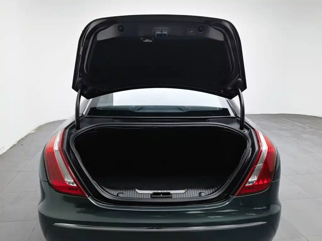 Jaguar XJ — миниатюра 16