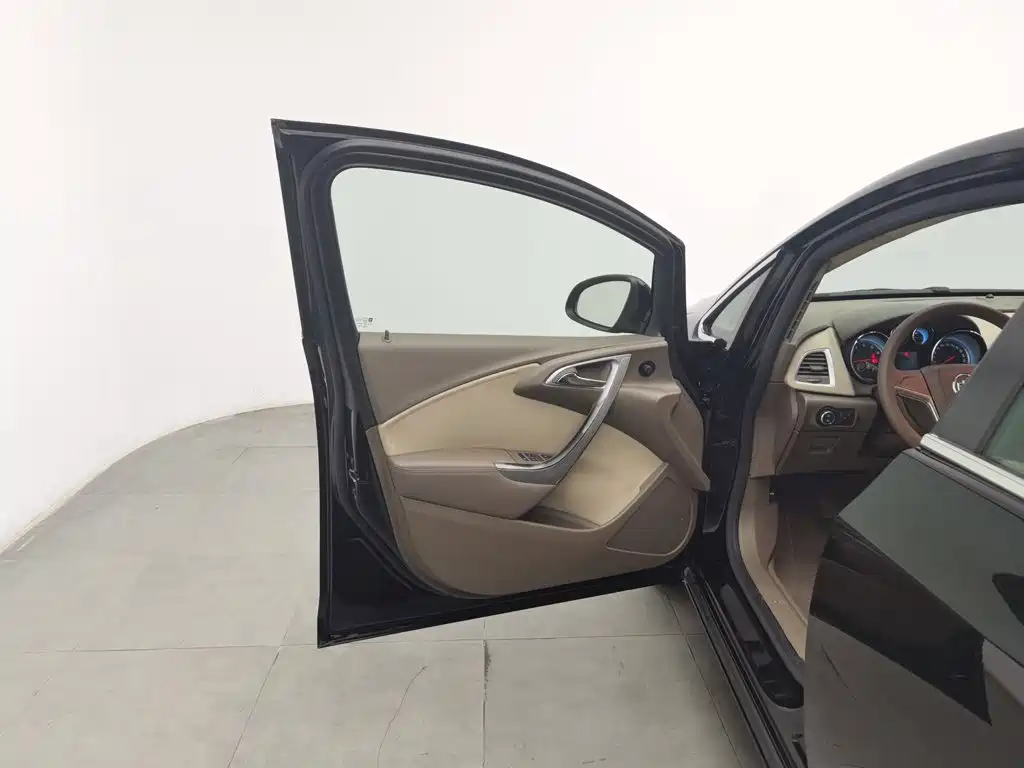 Buick Excelle — миниатюра 8
