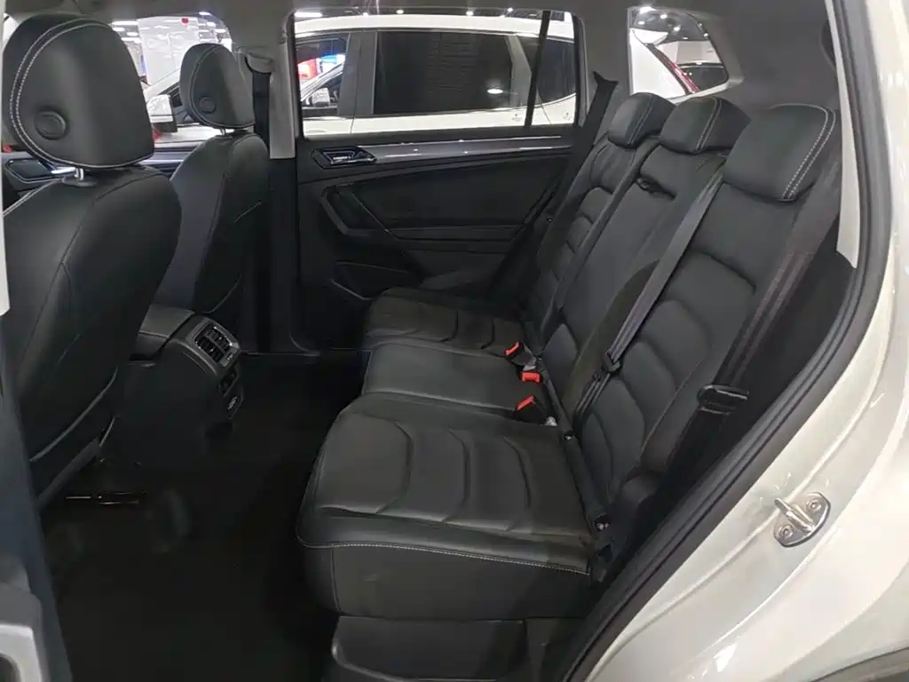 Volkswagen Tiguan L — миниатюра 17