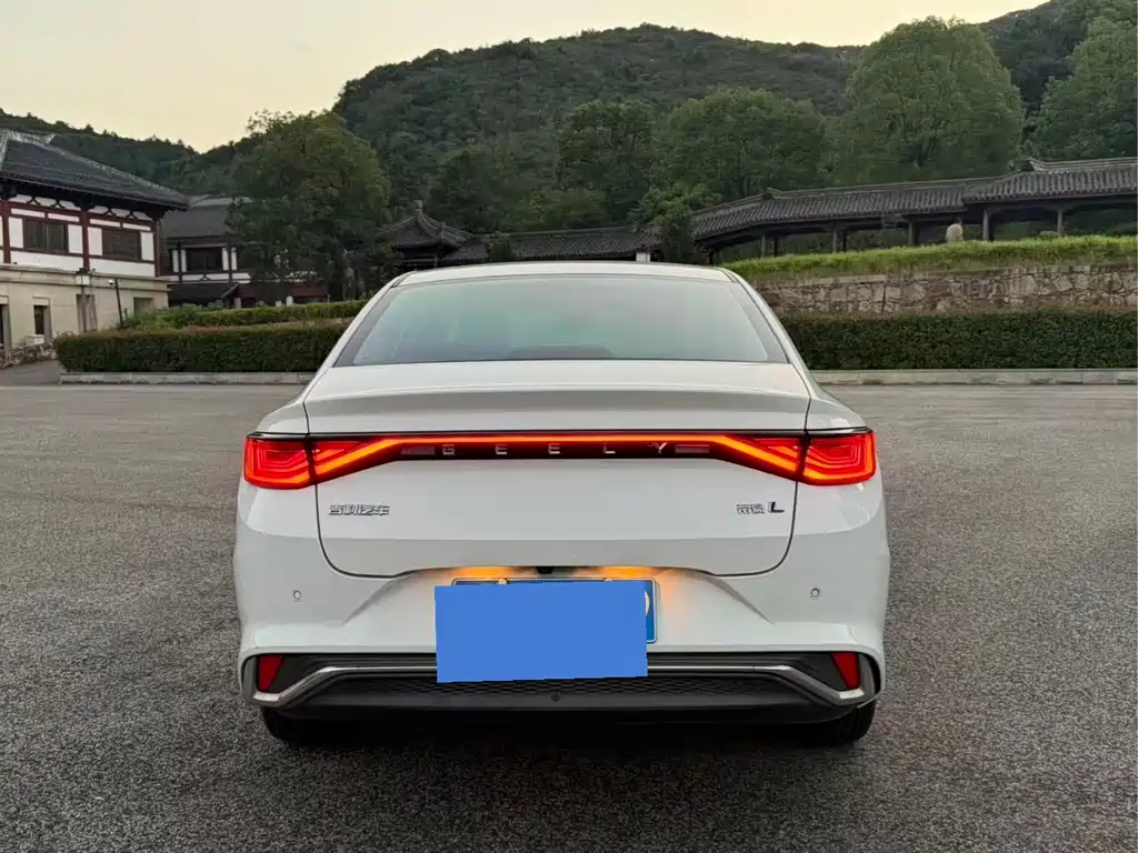 Geely Emgrand L — миниатюра 5