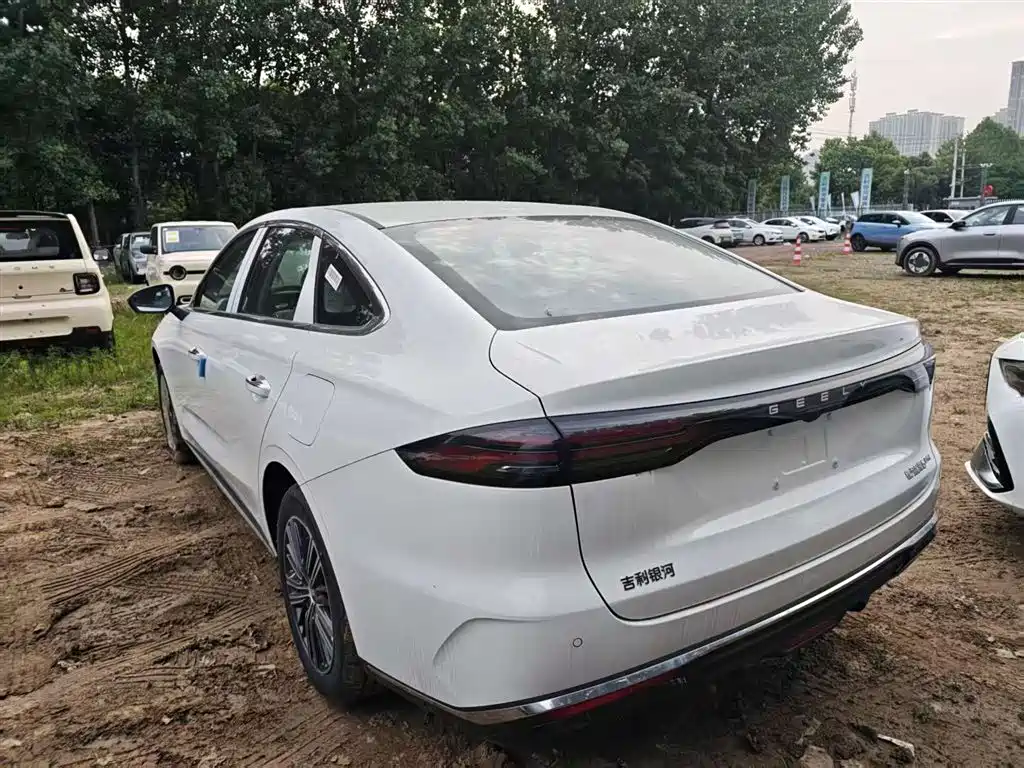 Geely Galaxy Galaxy 6 6 2026 125km +