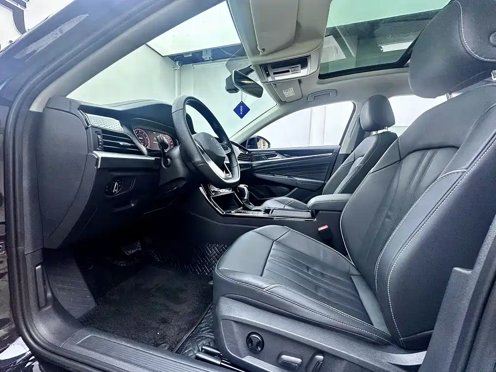 Volkswagen Passat 2022 330TSI Elite