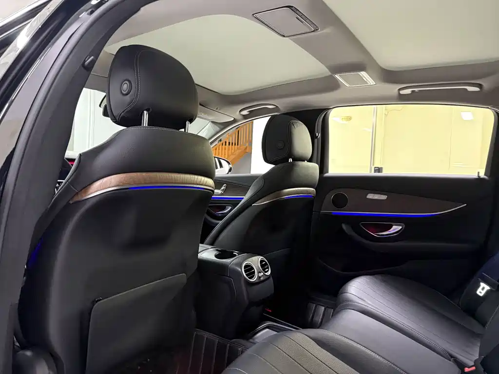 Mercedes-Benz E-Class — миниатюра 14