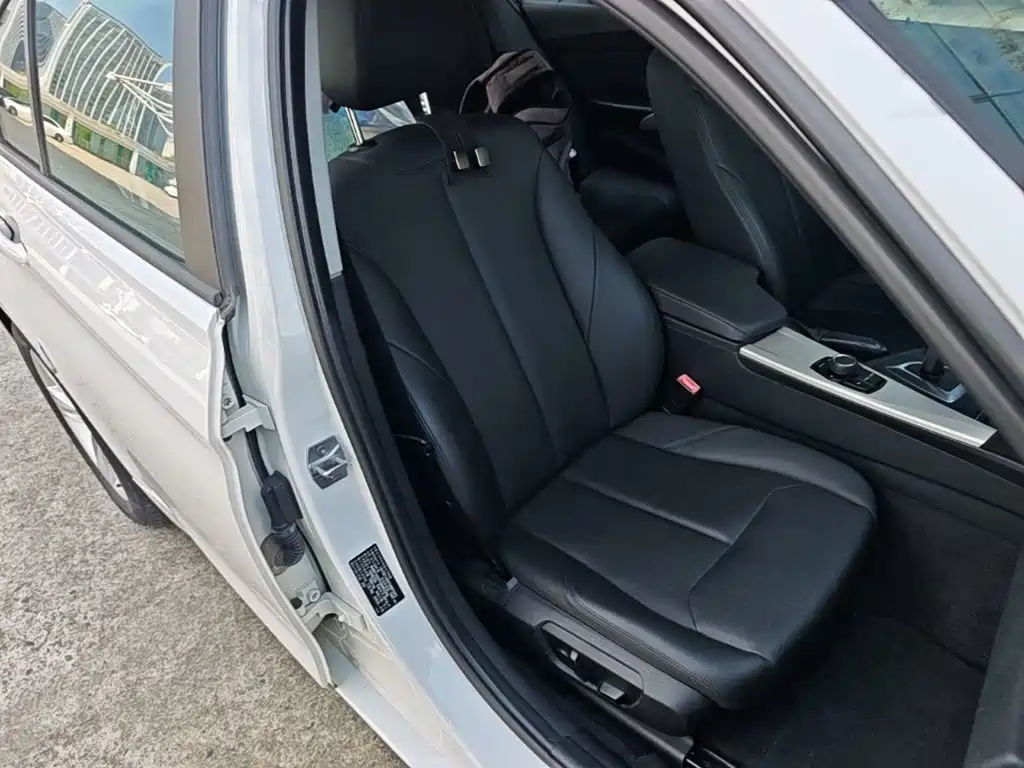 BMW 3 Series — миниатюра 25