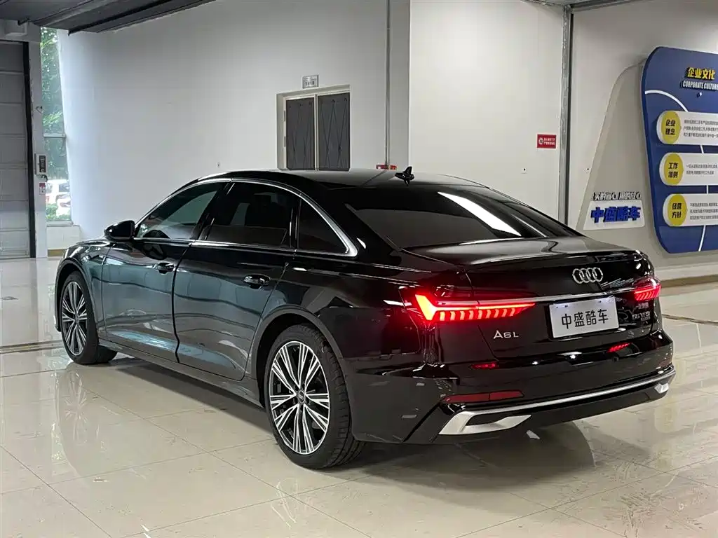 Audi A6L 2025 55 TFSI quattro Premium