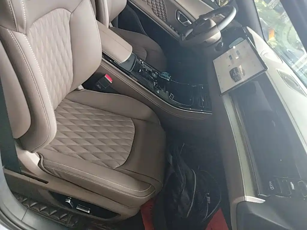 BYD Han — миниатюра 20
