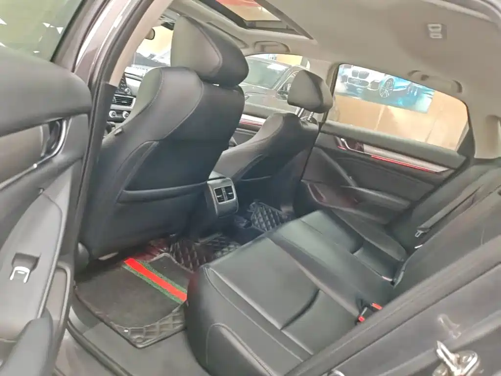 Honda Accord — миниатюра 17