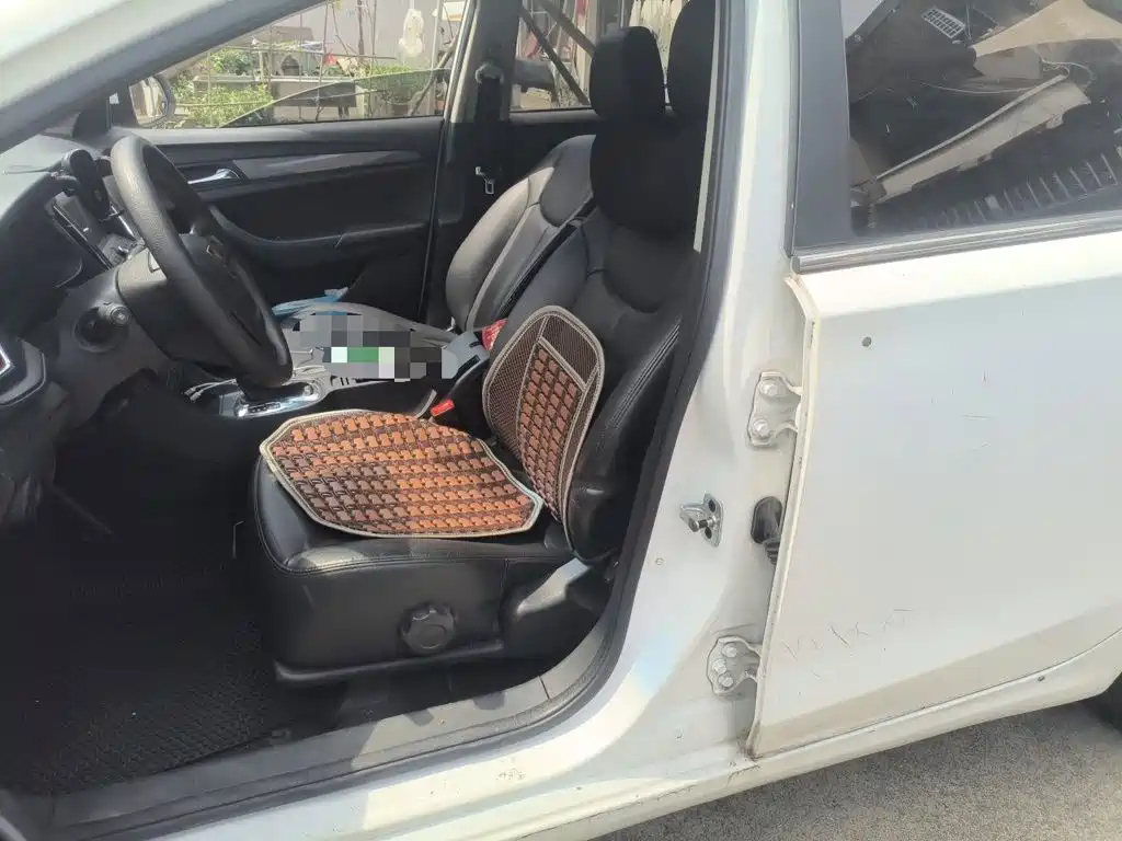 Roewe 360 — миниатюра 16
