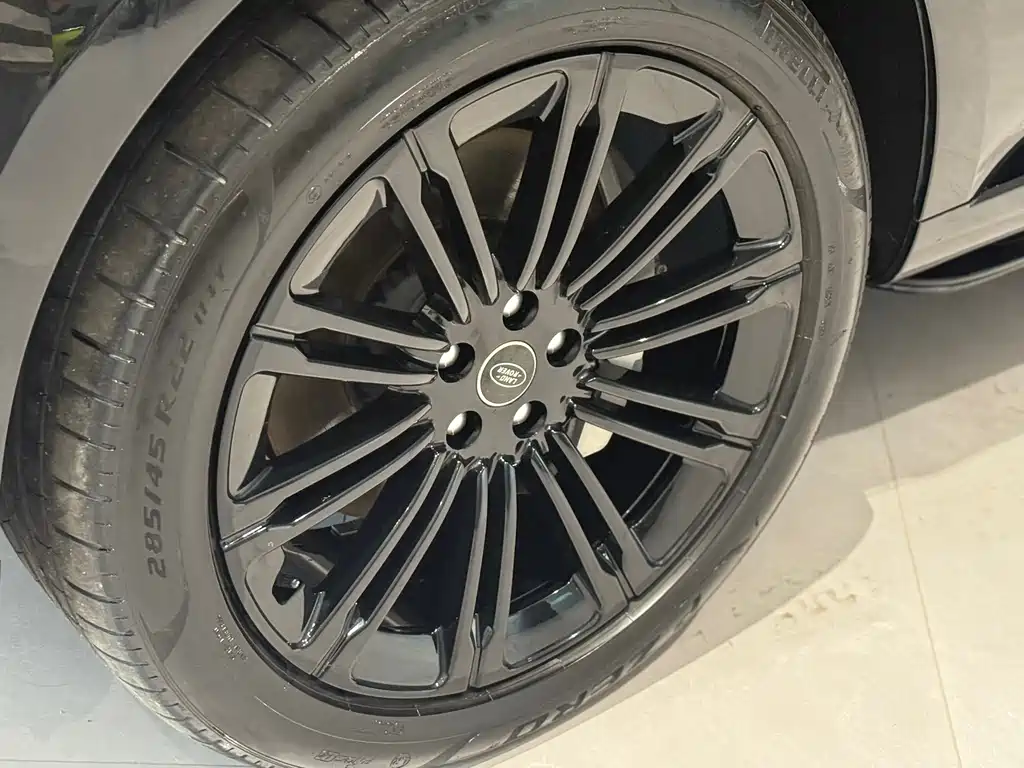 Land Rover Range Rover 2023 3.0 L6 400PS мест Long Wheelbase