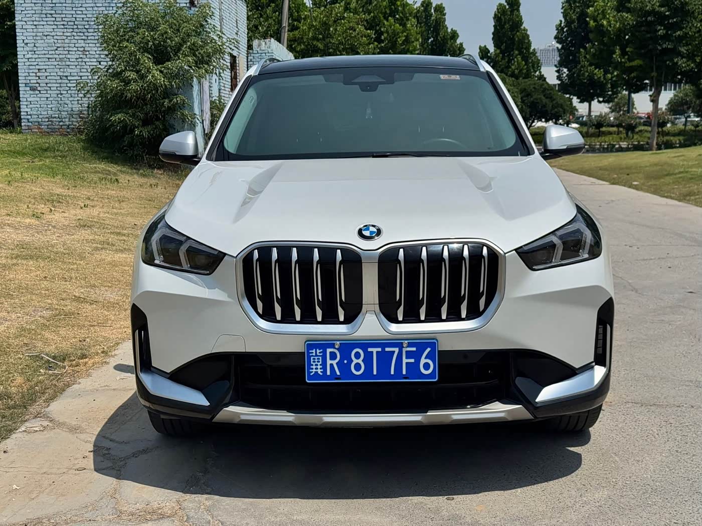 BMW X1 1.5 л 2023 г. Белый, пробег 30000 км