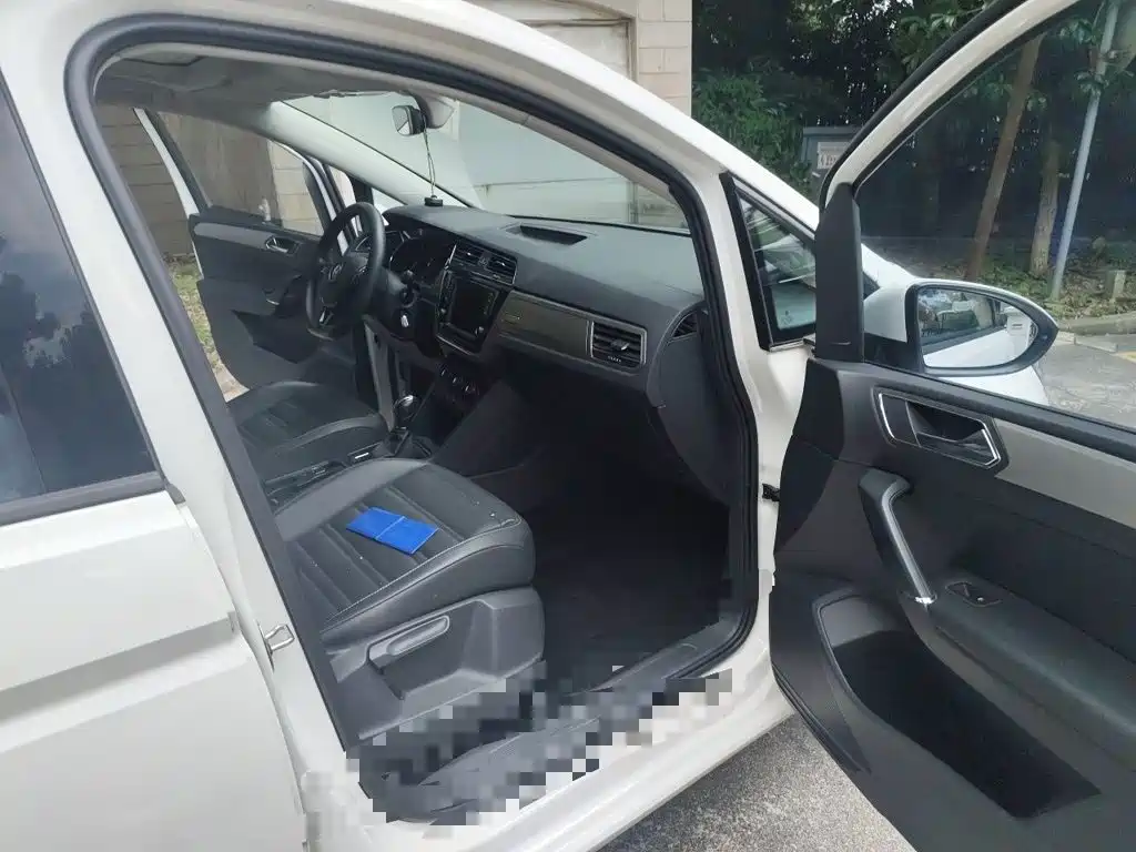 Volkswagen Touran — миниатюра 20