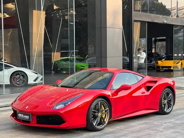 FERRARI 488