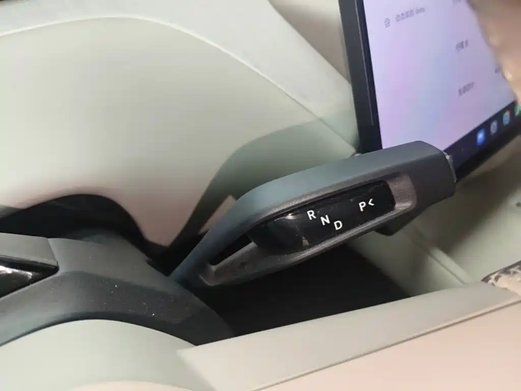 Xiaomi YU7 — миниатюра 10