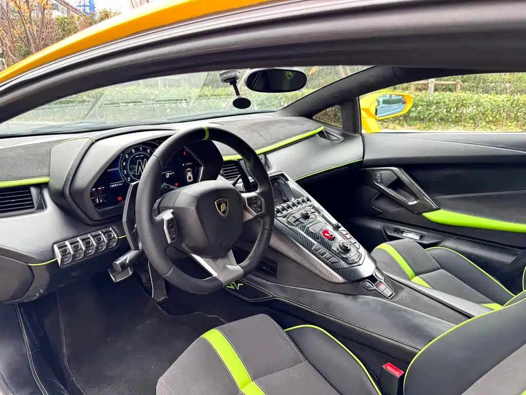 Lamborghini Aventador 2011 LP 700-4