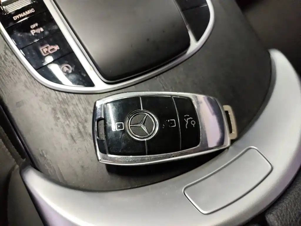 Mercedes-Benz C-Class — миниатюра 9