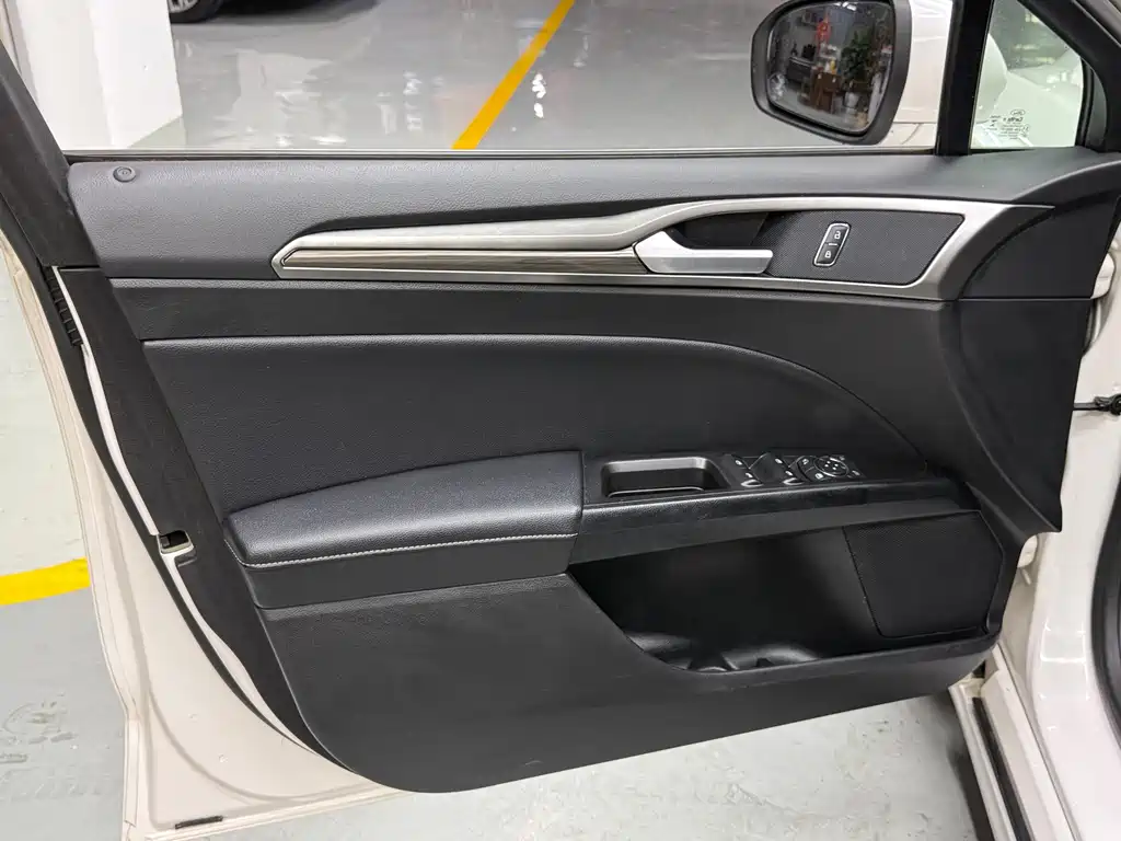 Ford Mondeo — миниатюра 16