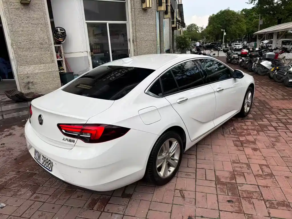 Buick Regal — миниатюра 9
