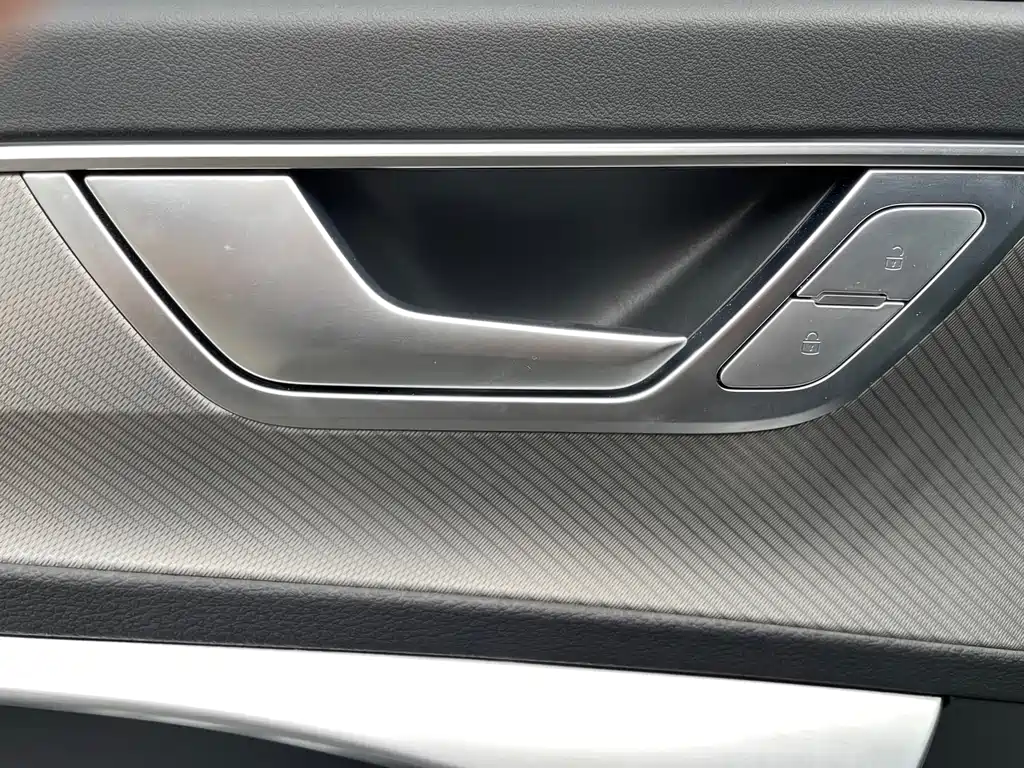 Audi A6L — миниатюра 5