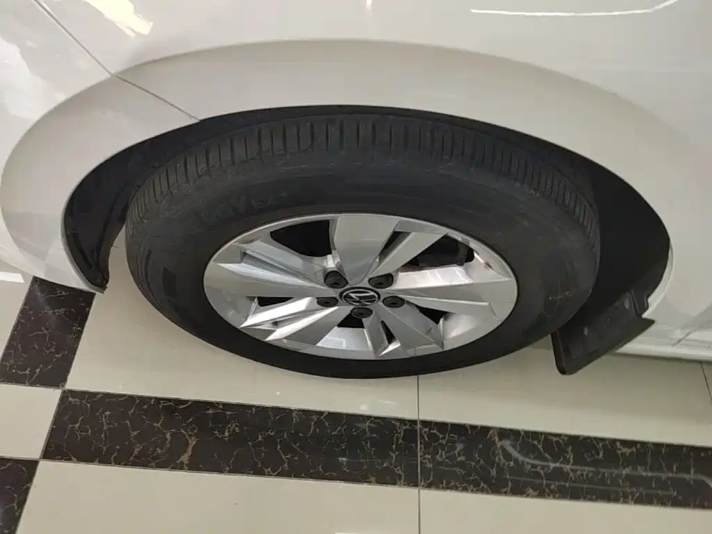 Volkswagen Polo — миниатюра 23