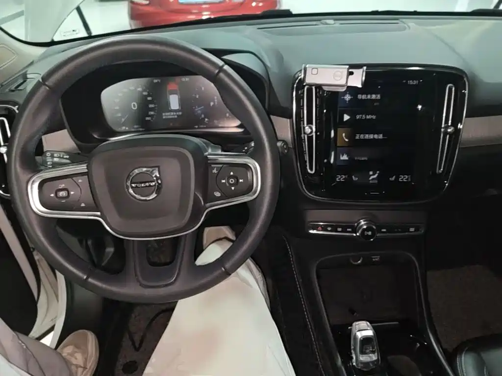 Volvo XC40 — миниатюра 10