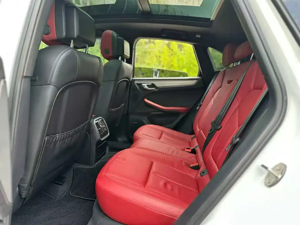Porsche Macan — миниатюра 10