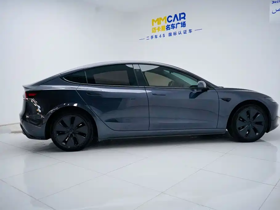 Tesla Model 3 — миниатюра 10