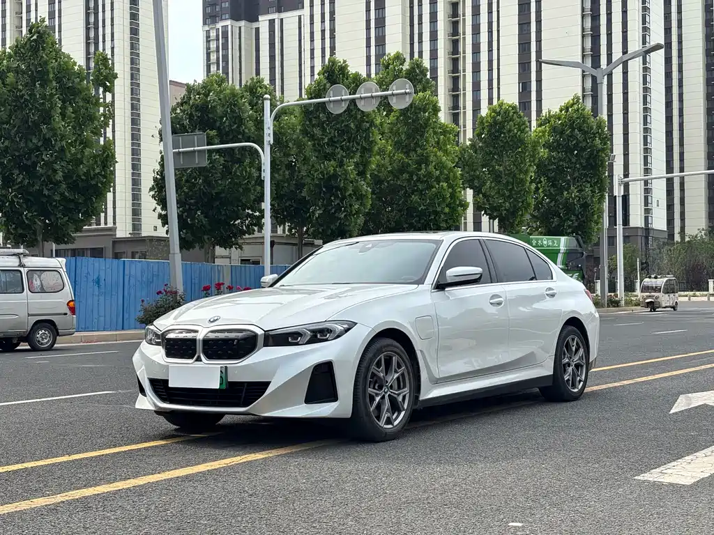 BMW i3 2024