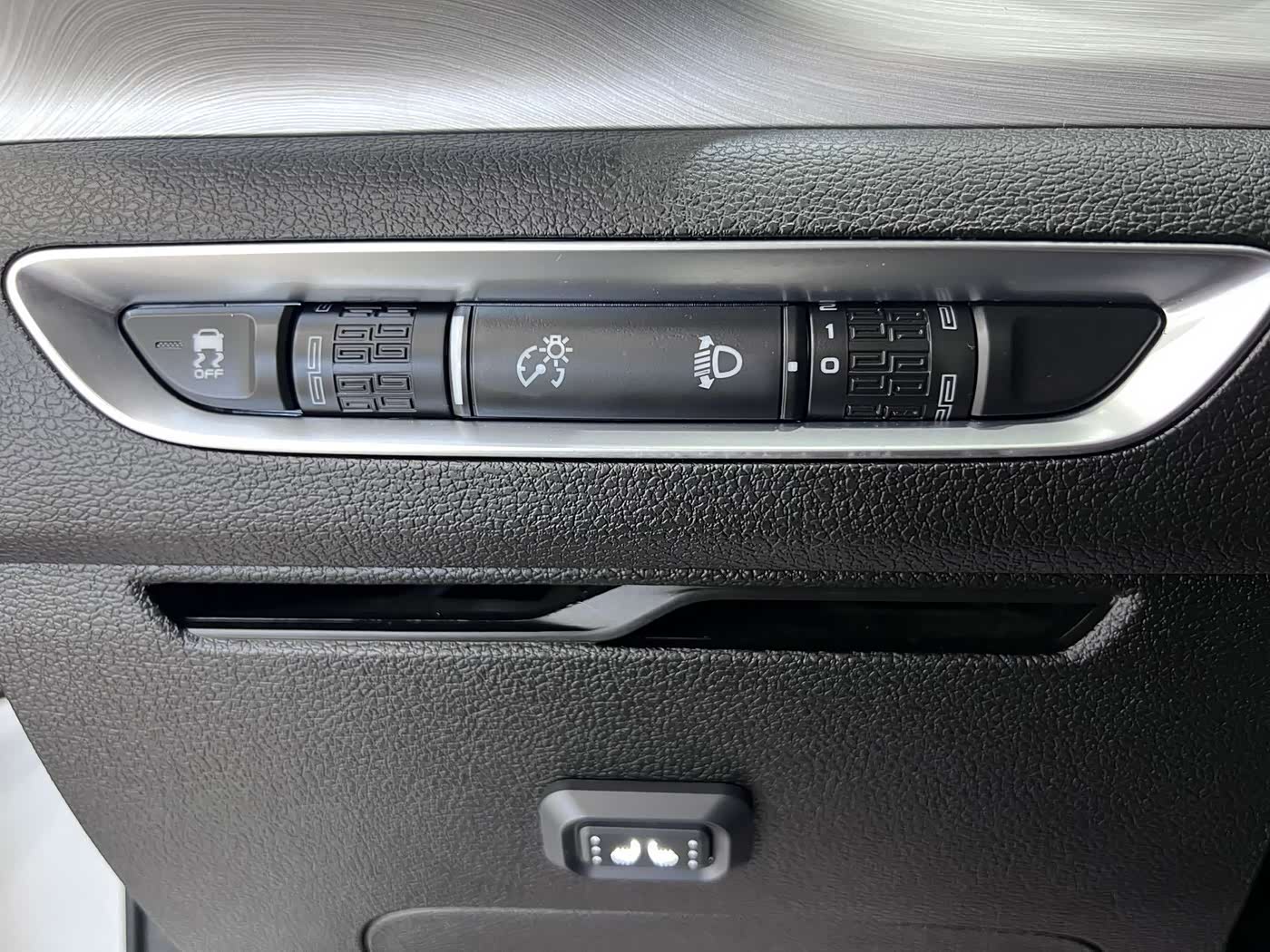 Geely Binyue 1.4 л 2022 г. Белый, пробег 13000 км