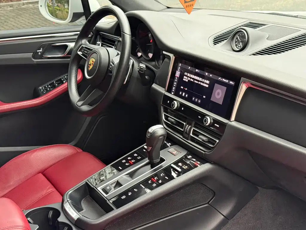 Porsche Macan — миниатюра 18