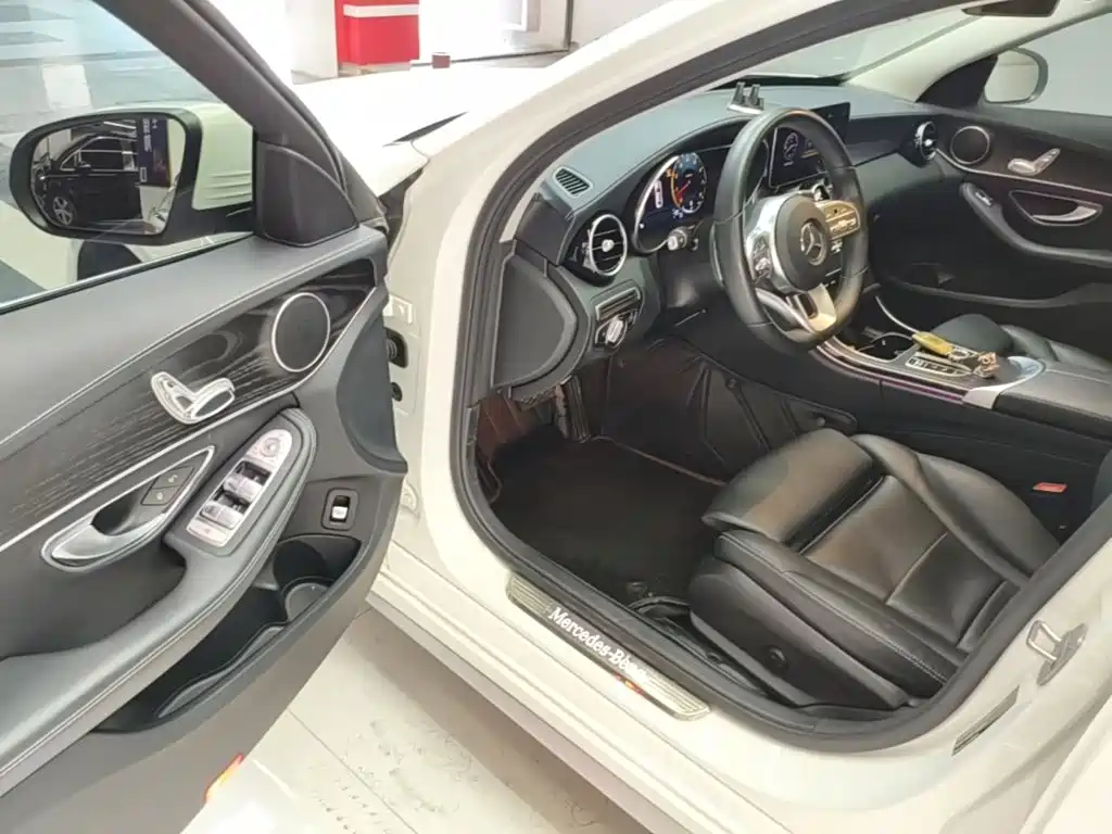 Mercedes-Benz C-Class — миниатюра 16