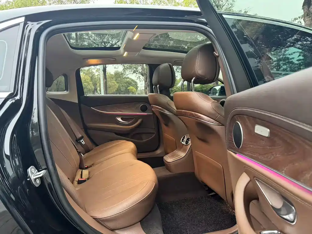 MERCEDES-BENZ E CLASS