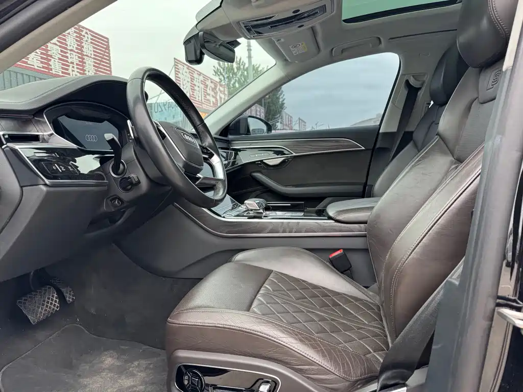 Audi A8 — миниатюра 7