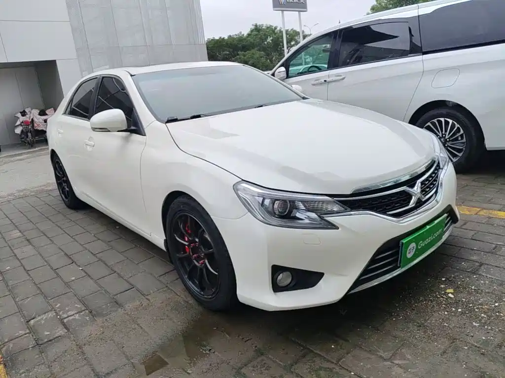Toyota Reiz — миниатюра 4