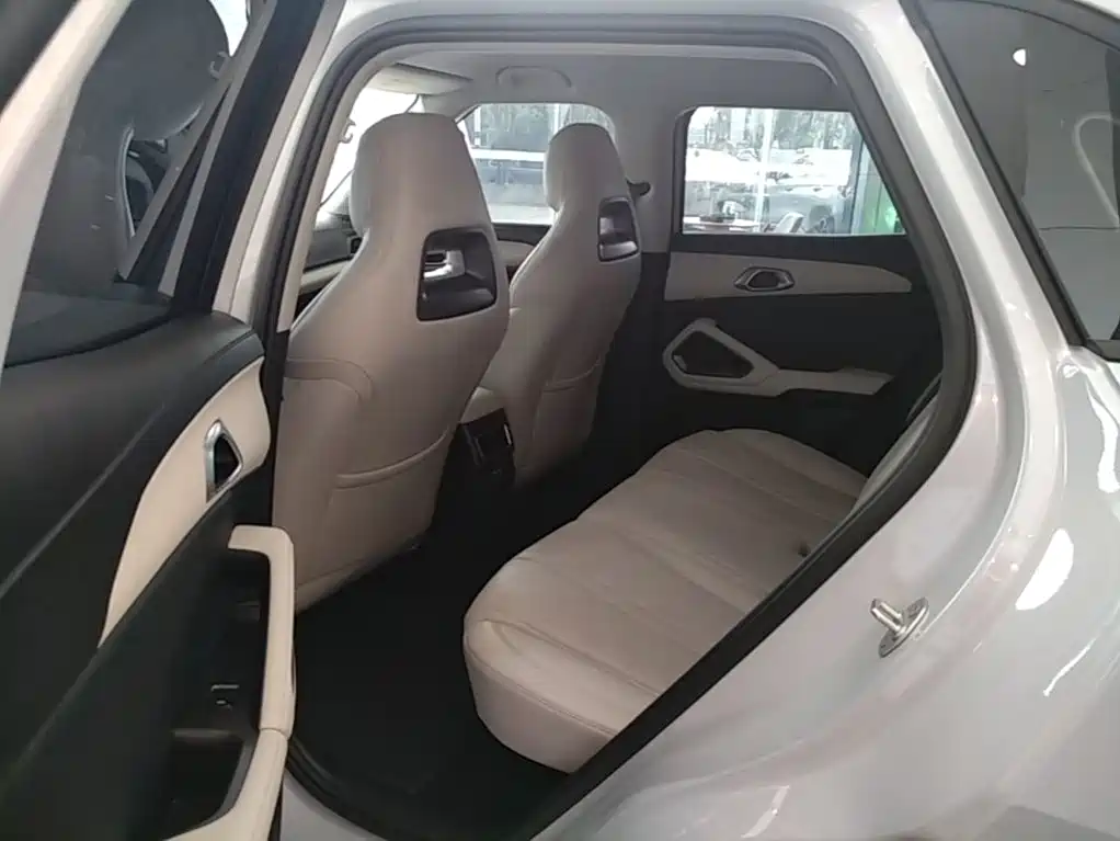 BYD Yuan UP — миниатюра 17