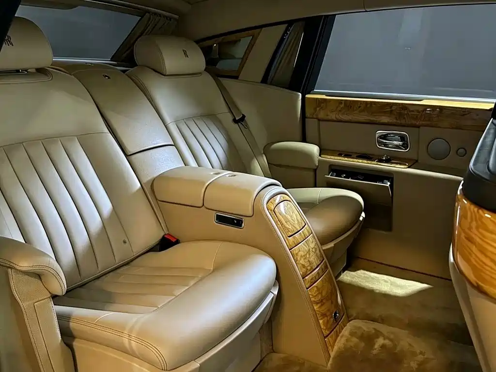 Rolls-Royce Phantom — миниатюра 6