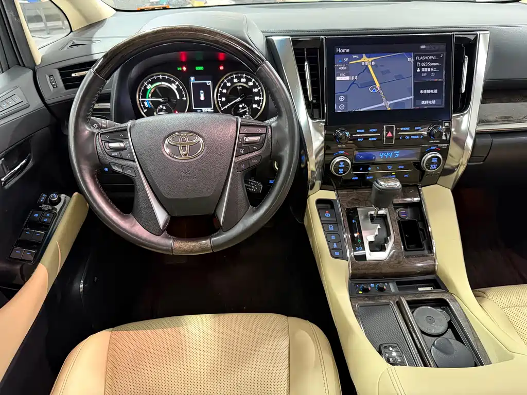 Toyota Alphard 2021 — фото 10