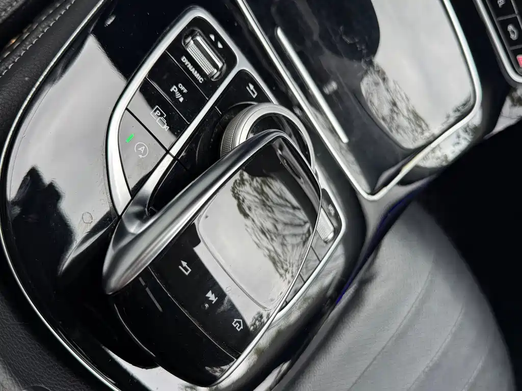 Mercedes-Benz E-Class — миниатюра 16