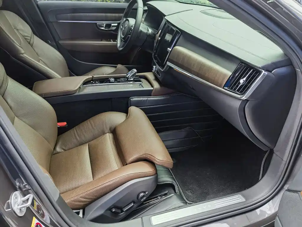 Volvo S90 — миниатюра 18