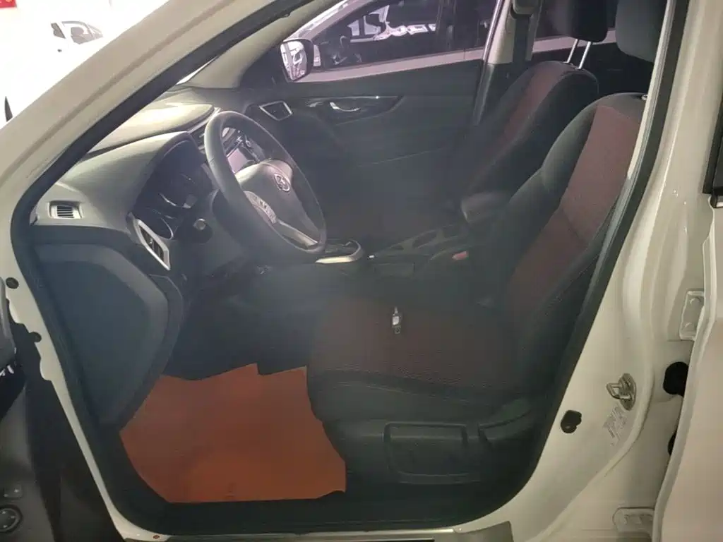 Nissan Qashqai — миниатюра 15