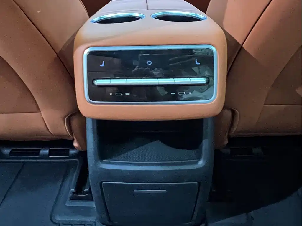 Li Auto Li L8 — миниатюра 18