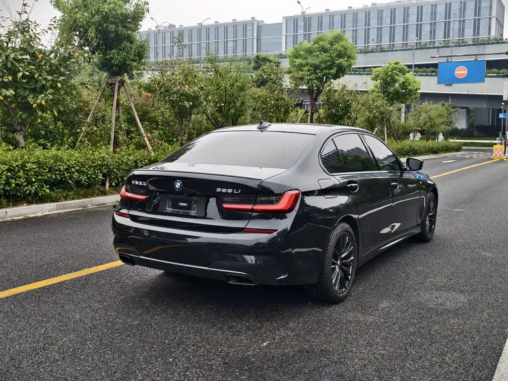 BMW 3 Series — миниатюра 4