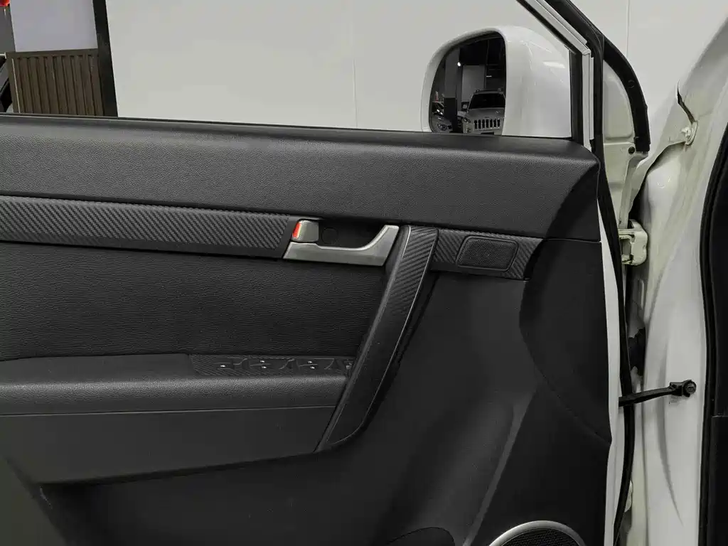 Chevrolet Captiva — миниатюра 24
