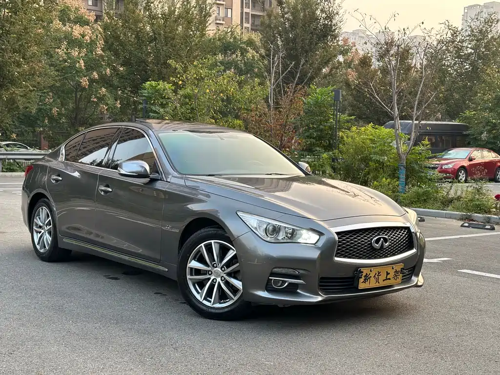 INFINITI Q50L