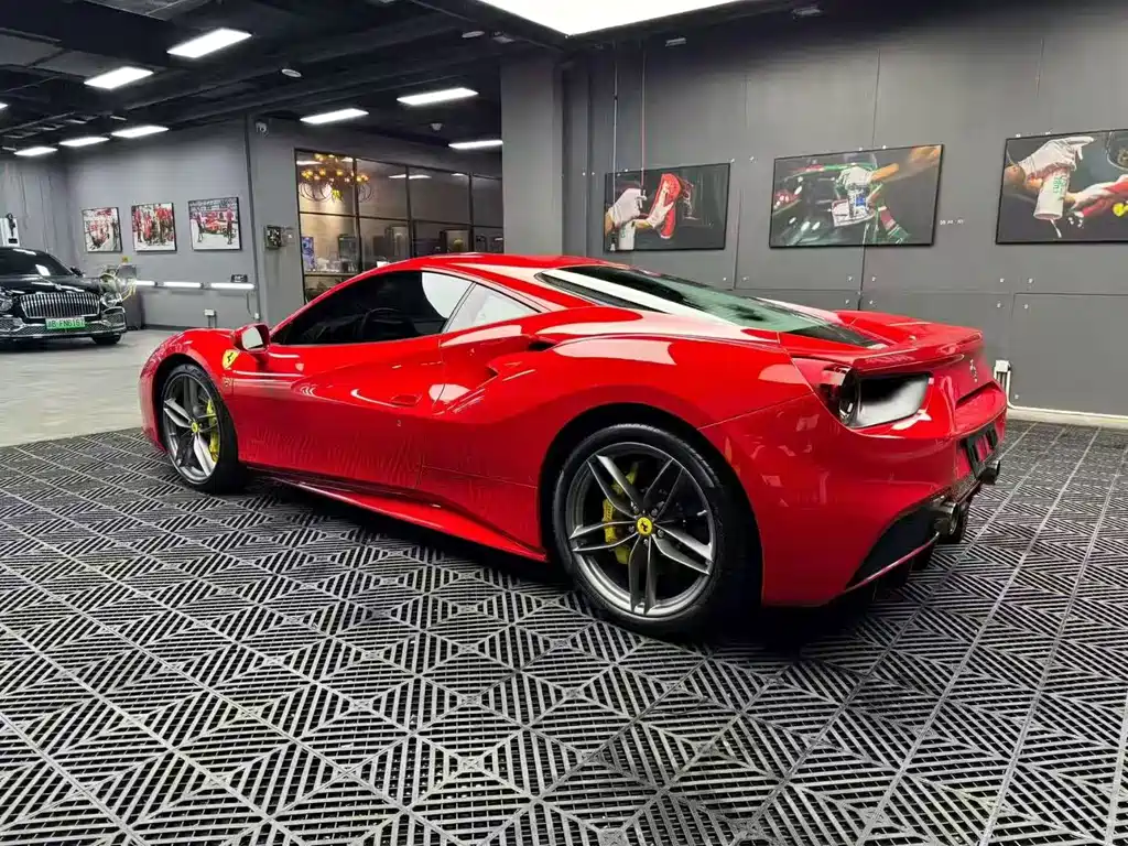 Ferrari 488 — миниатюра 3