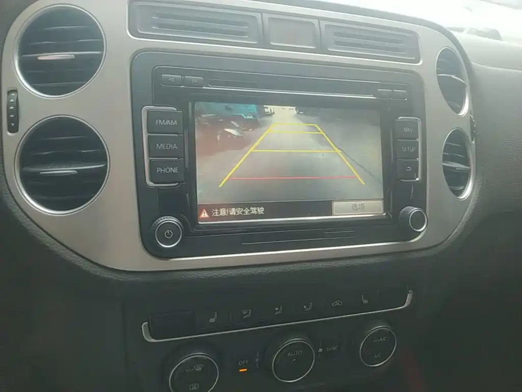Volkswagen Tiguan — миниатюра 13