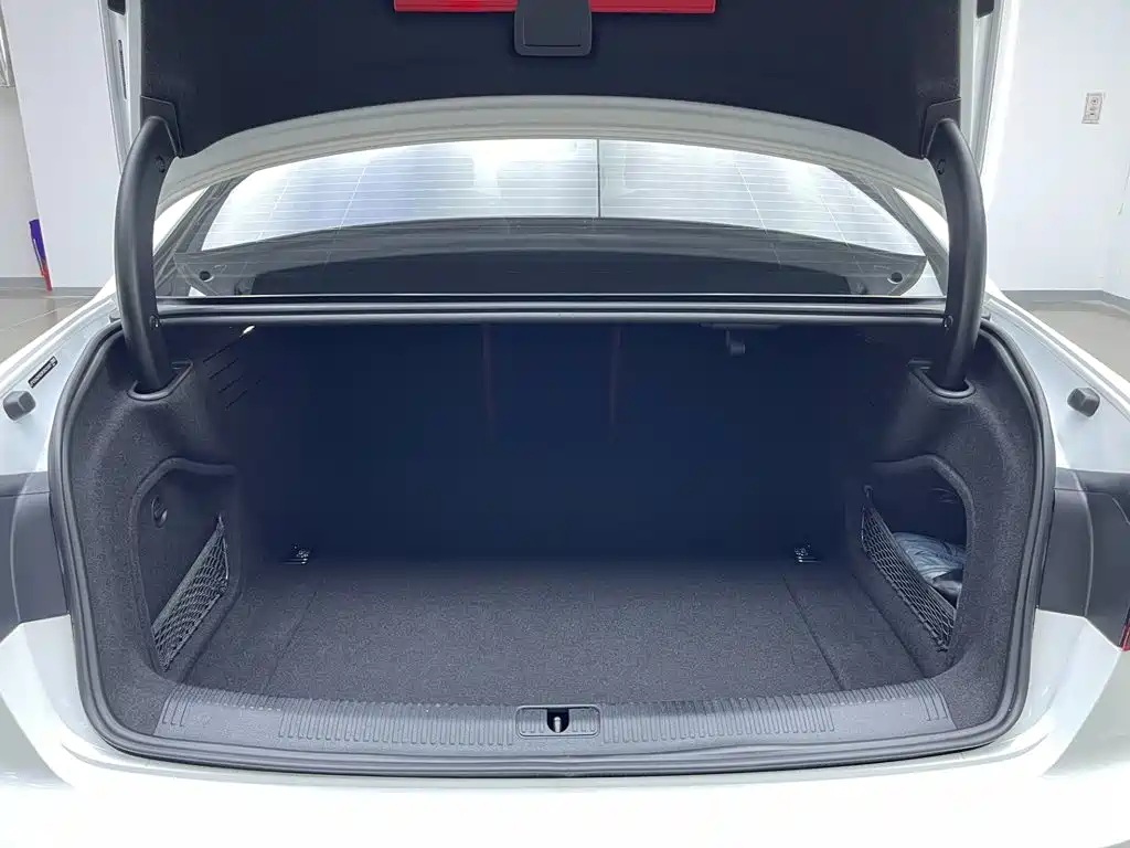 Audi A4L — миниатюра 11