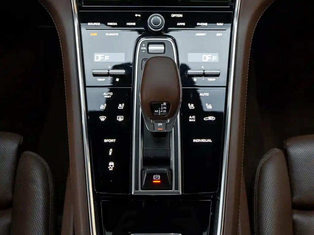Porsche Panamera — миниатюра 18
